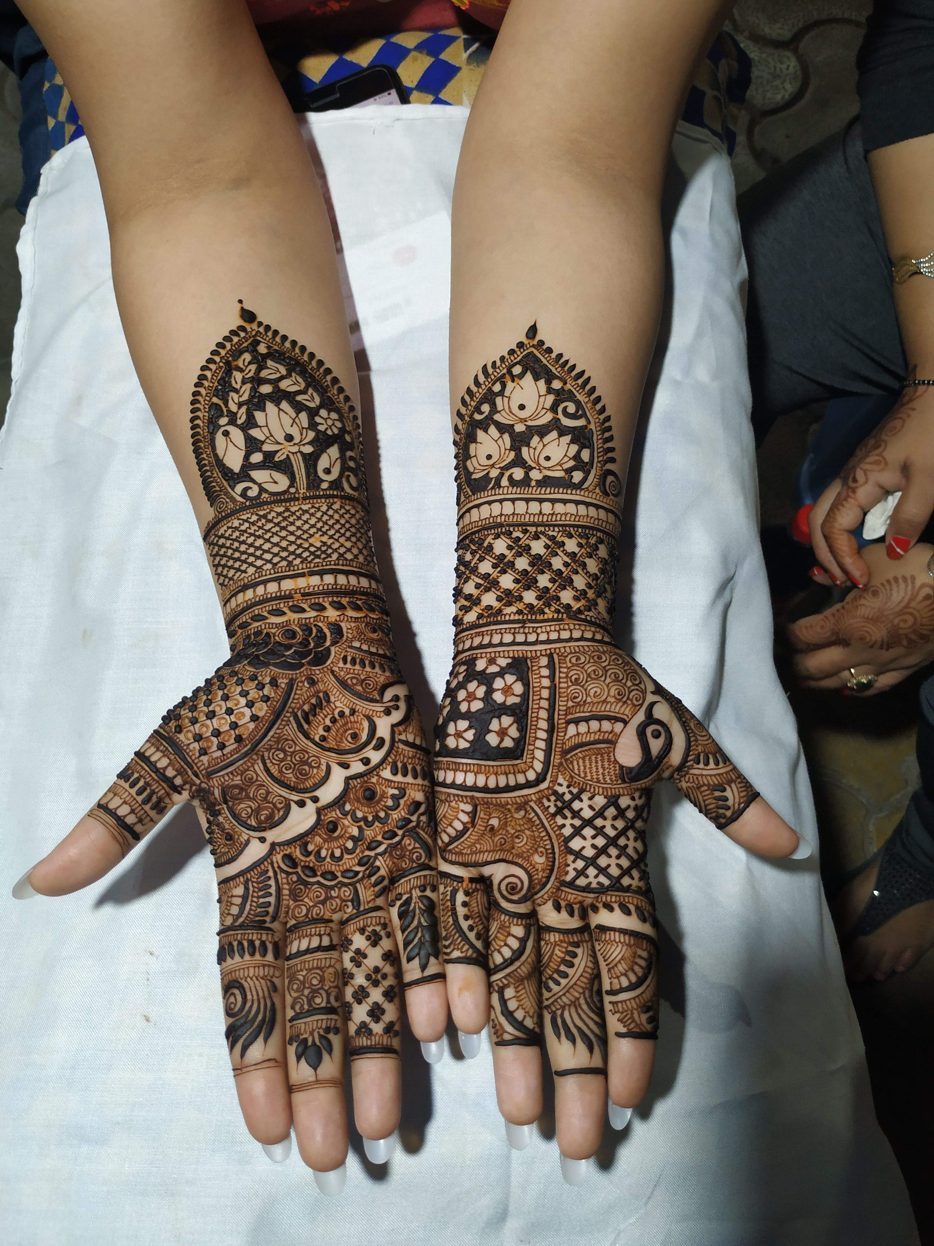 full_hands_henna_designers_in_Delhi2